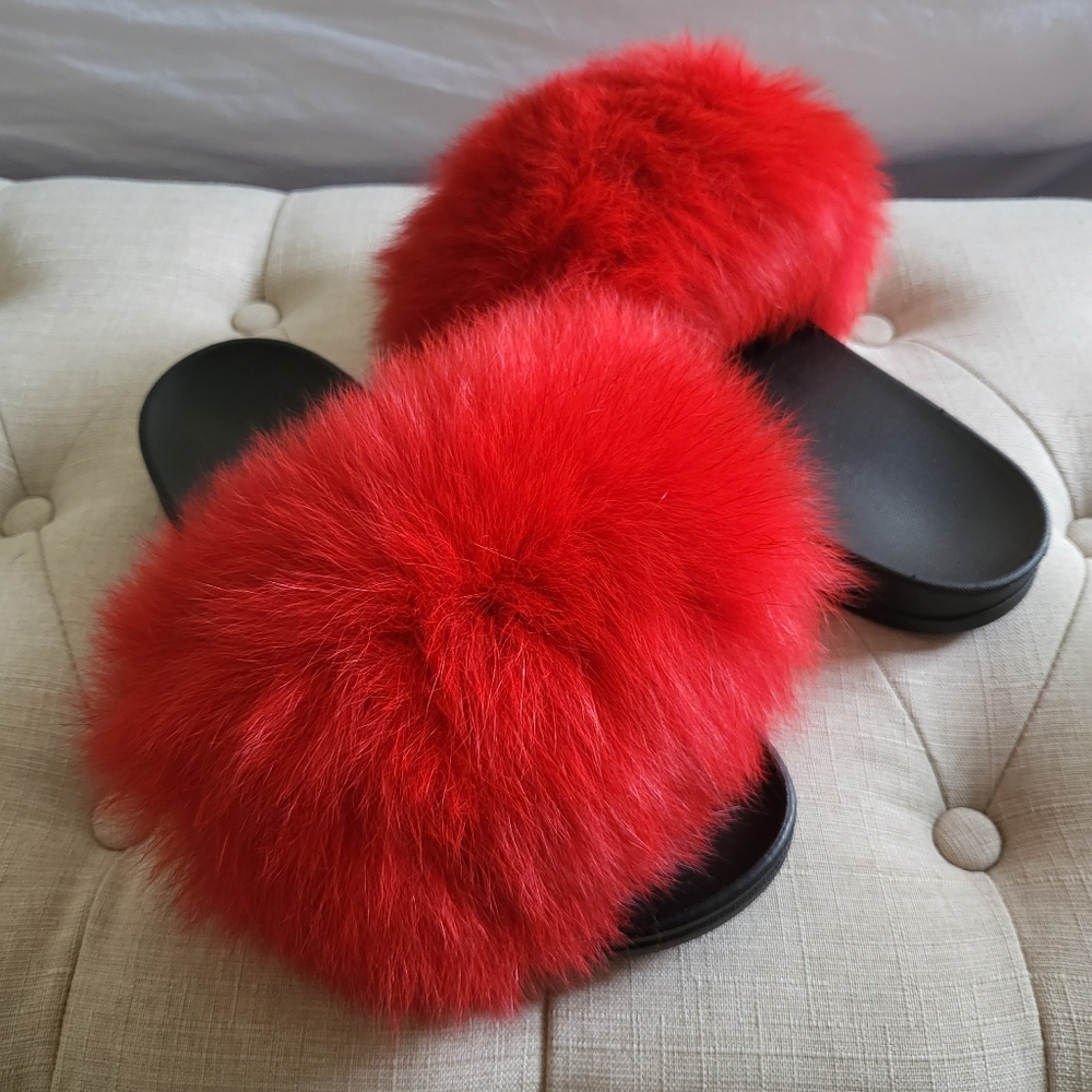HANDMADE MEGA FOX FUR SLIDES